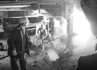 Graue Männer für einäugige Zeloten