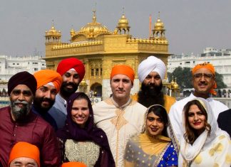 Justin Trudeau, ein Held in Strumpfhosen