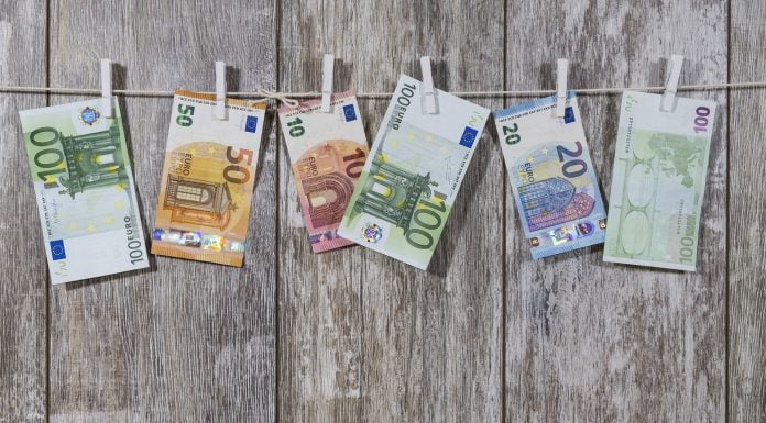 Die Spur der Scheine und die „hassle barrier“ Die Spur des Geldes