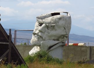 Der demokratische Insel-Sozialismus von Corbyn und Blakeley