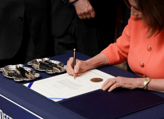 Impeachment – ein Theaterstück für zwölf Stifte