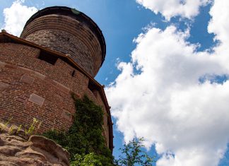 Nürnberg – maskiert durch die Geschichte