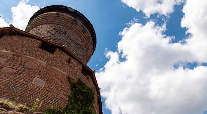 Nürnberg – maskiert durch die Geschichte