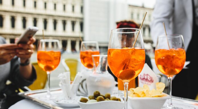 Aperol und Vorurteil oder wie die TAZ den Gastrosexismus entdeckte