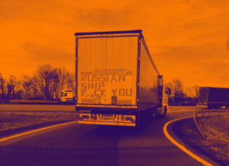 Russischer Zupfkuchen mit deutscher Schlagsahne