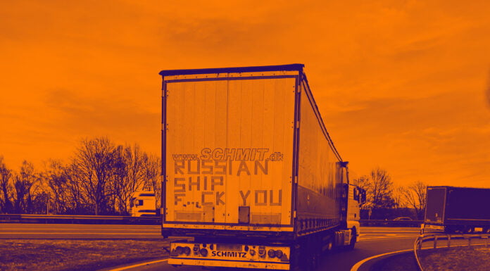 Russischer Zupfkuchen mit deutscher Schlagsahne