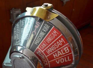 Brücke an Maschinenraum: Warp fünf!